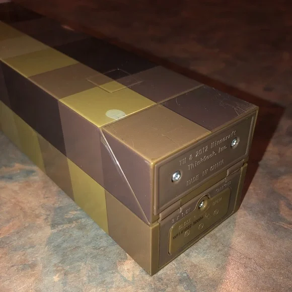 2012 ThinkGeek Minecraft 11” Torch Light - Picture 3 of 9